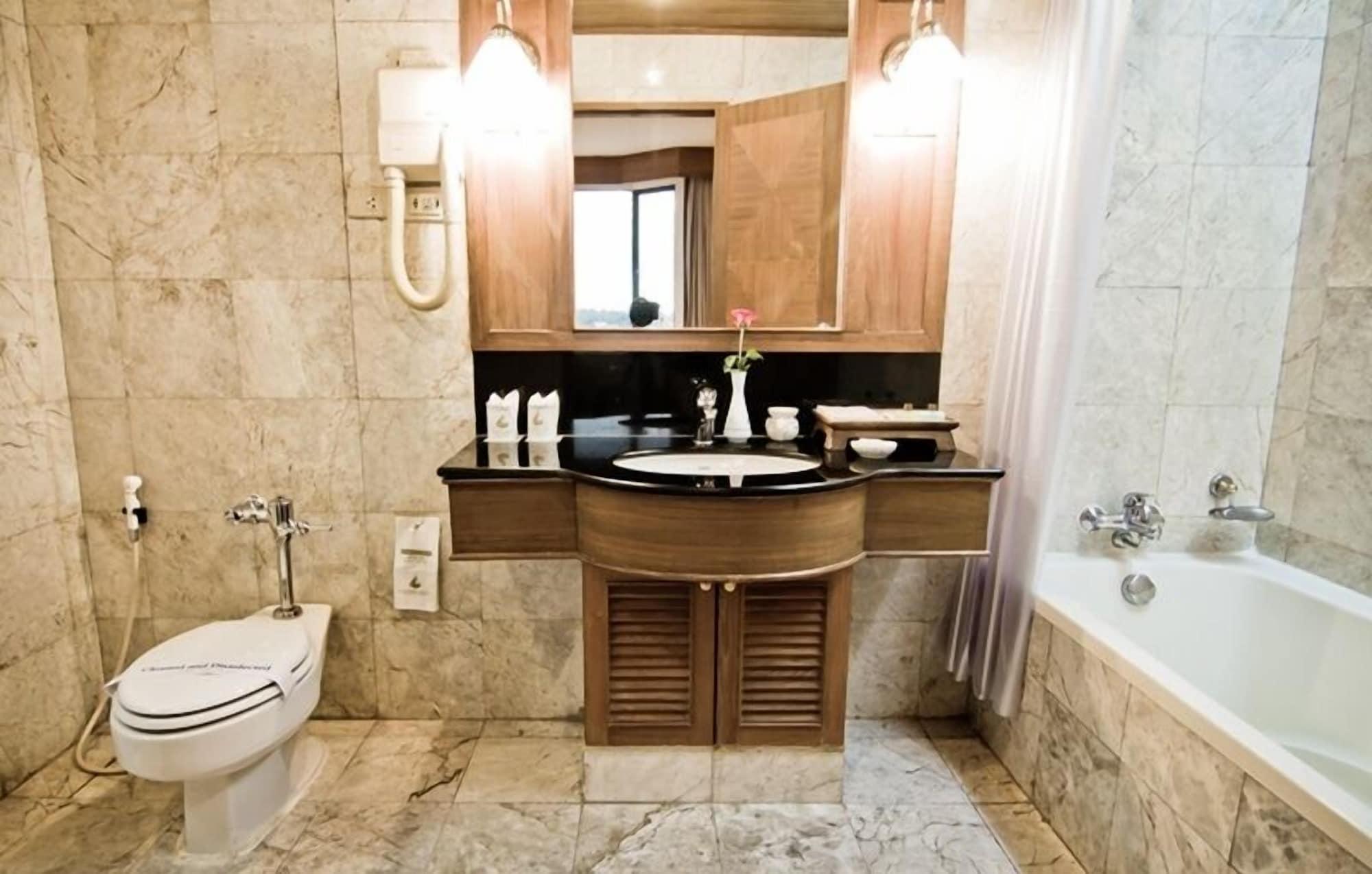 Laithong Hotel Ubon Ratchathani Εξωτερικό φωτογραφία